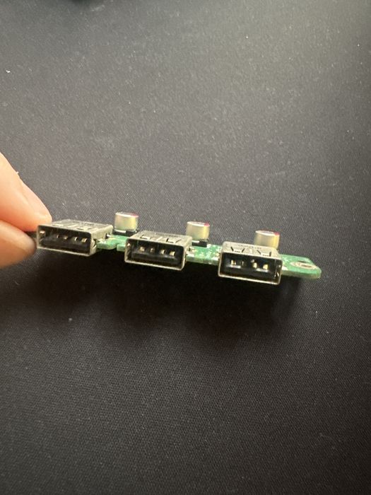 Продам плату с тремя USB портами от aser