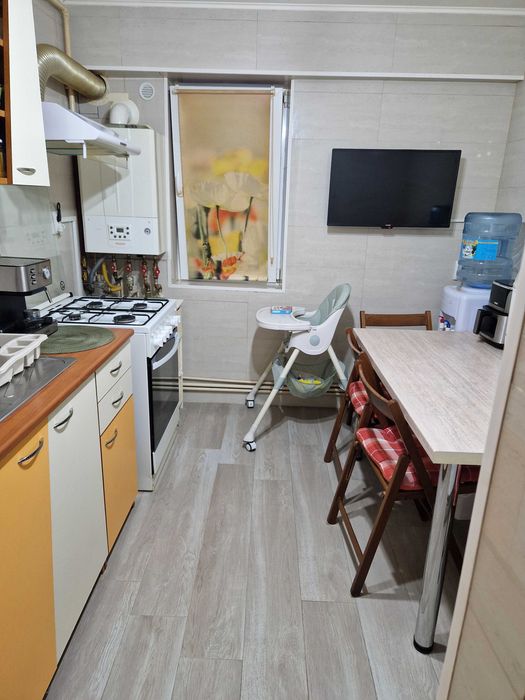 Vanzare apartament 3 camere