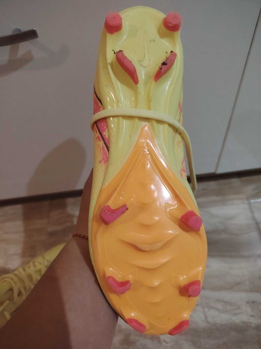 Бутони Nike номер 37, 5