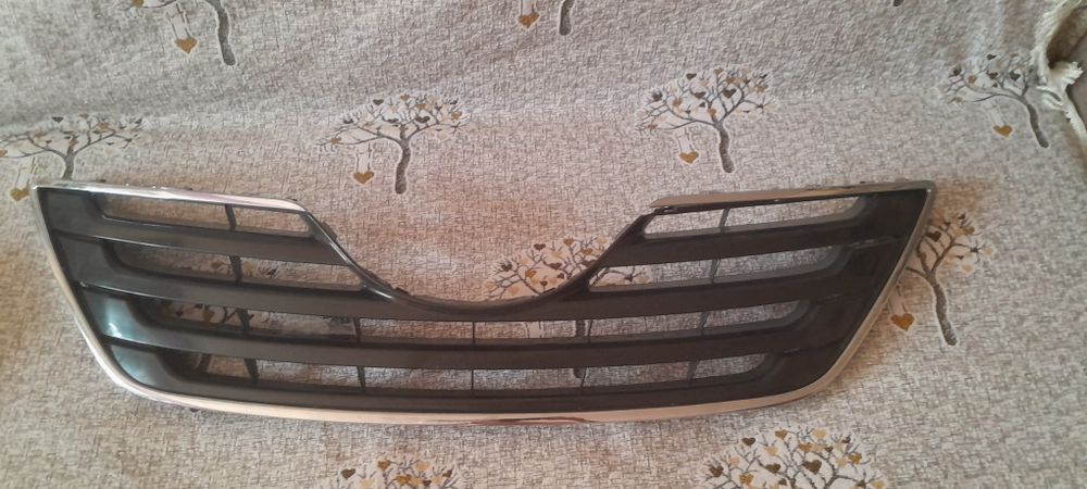 Решётка радиатора на Toyota Camry