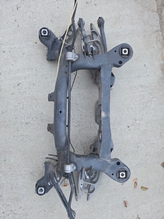 Punte / Subcadru Spate BMW E87 E90 E91 E92 E93