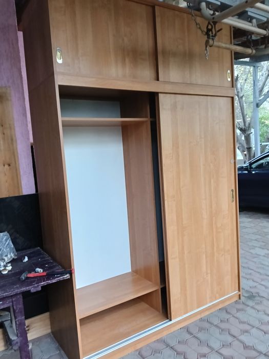 Продам большой шифоньер.