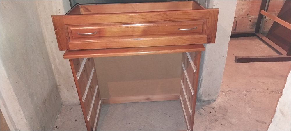 Продавам използван скрин