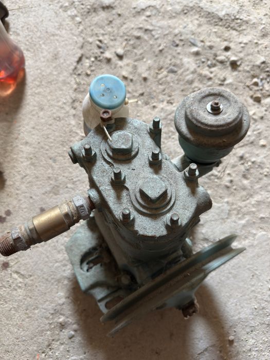 Двуцилиндров компресор