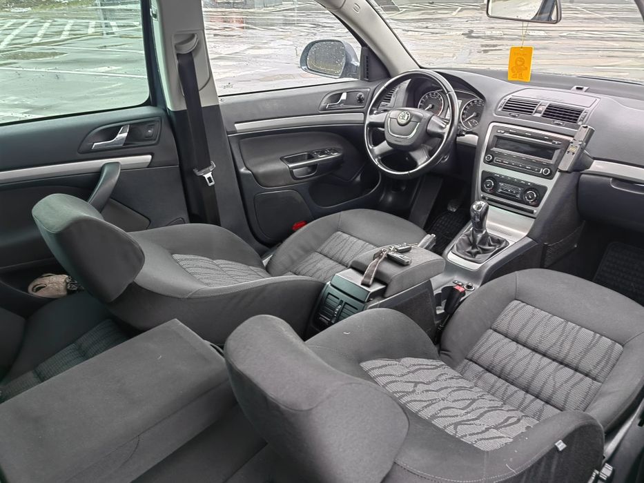 Skoda Octavia 2010 Facelift 1.6tdi E5