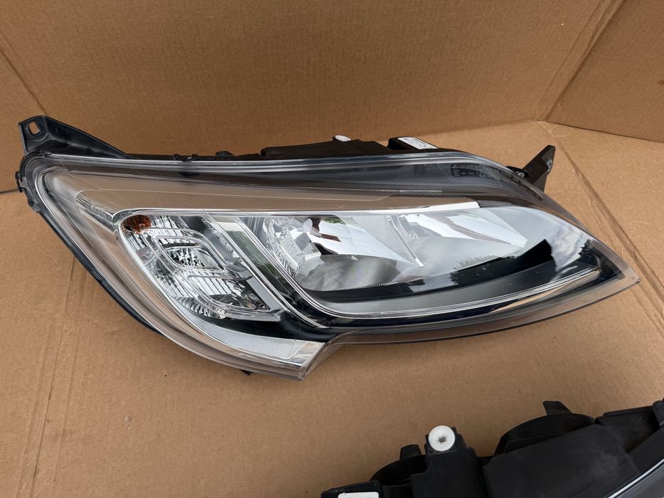 Faruri, Far stanga / Far dreapta Citroen Jumper, Peugeot Boxer, Fiat Ducato, Opel movano C 2014-2026