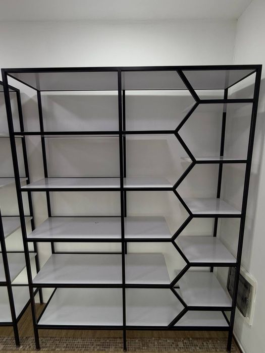 Vitrinaga mebel sotiladi