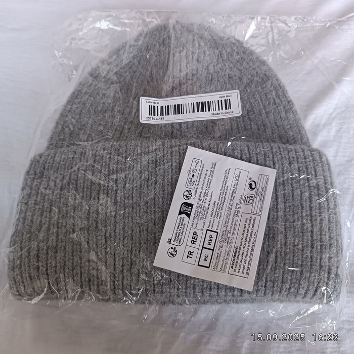 Шапочка зимняя женская