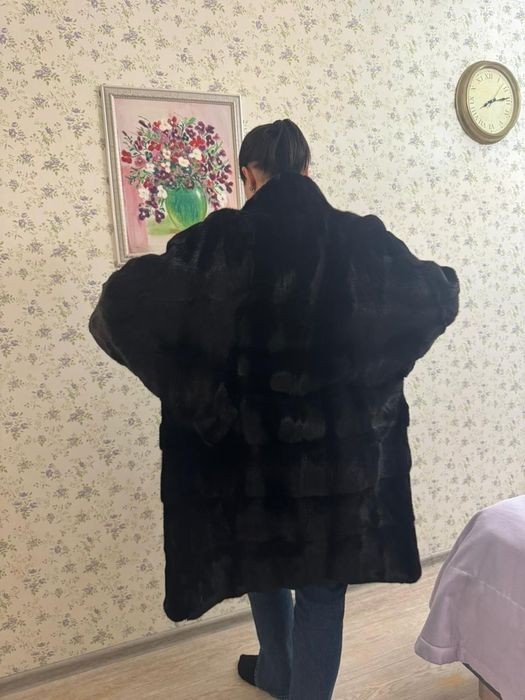 Продам норковую шубу