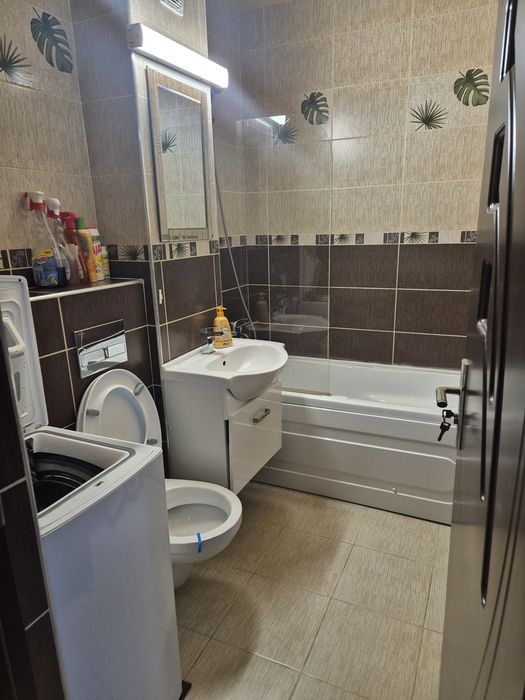Închiriez garsoniera