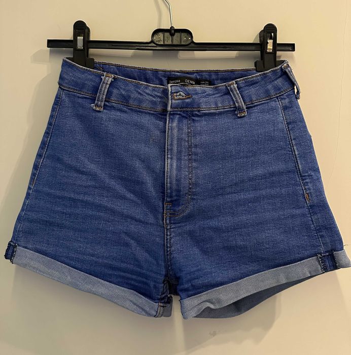 Дънкови къси панталони Bershka - размер 36