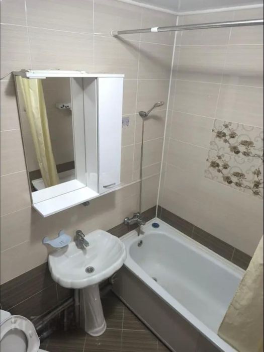 Продается 2 ком квартира микр Женис