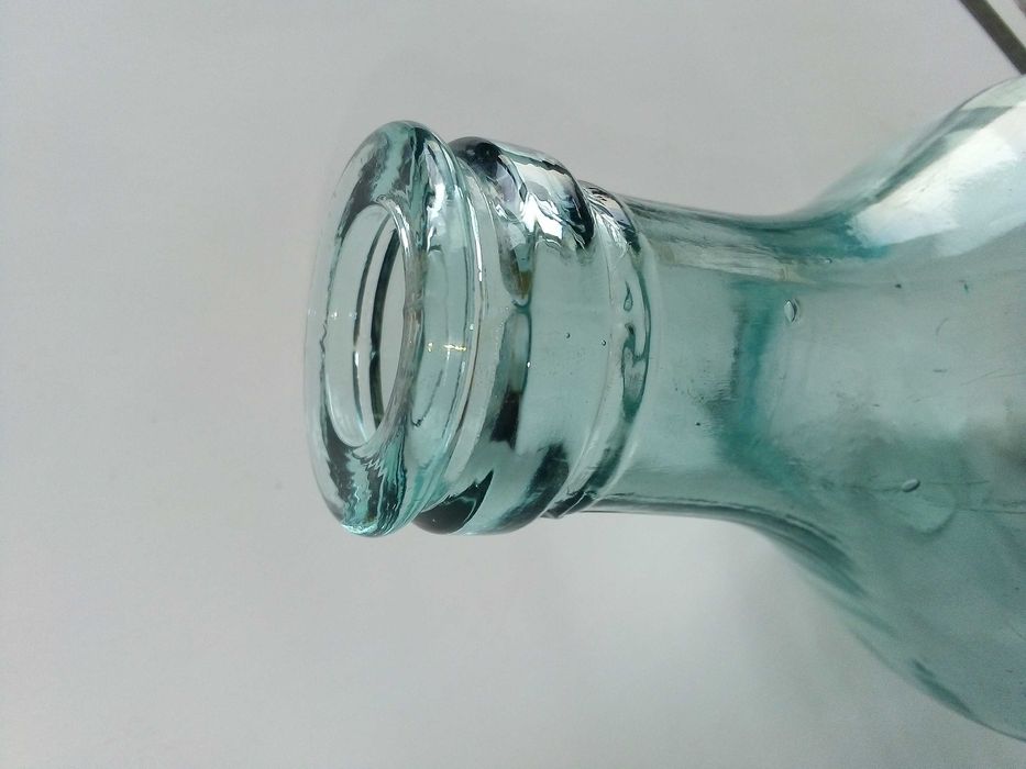 Голямо старо стъклено шише 3л.