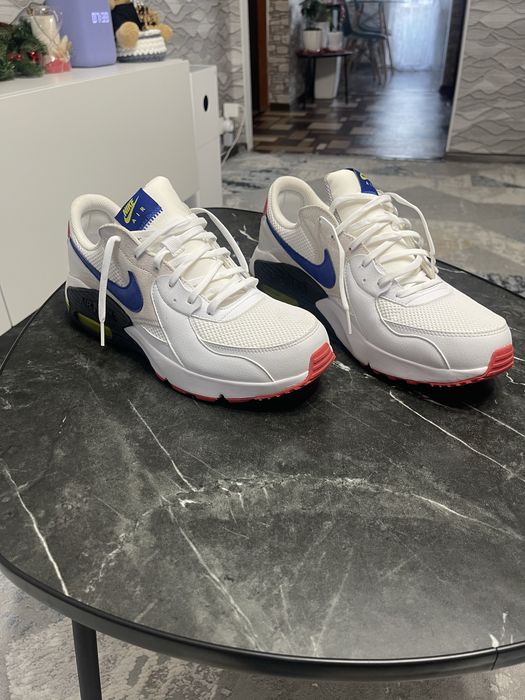Продам новые Nike AirMax