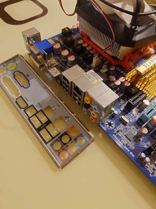 Placă de bază Gigabyte ga-ma78g-ds3h + phenom x4 960t