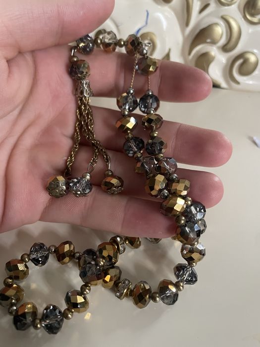 продаю бусы недорого