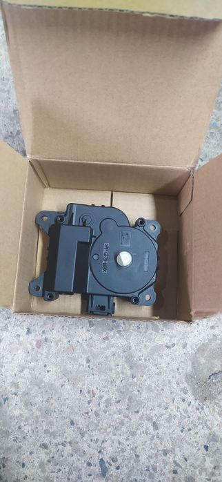 Сервопривод заслонки печки