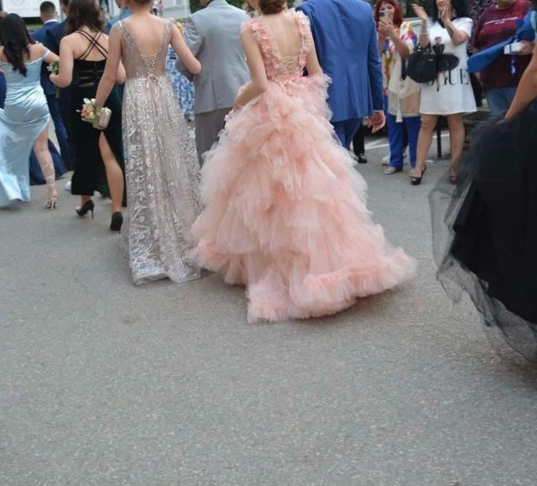 Бална розова рокля