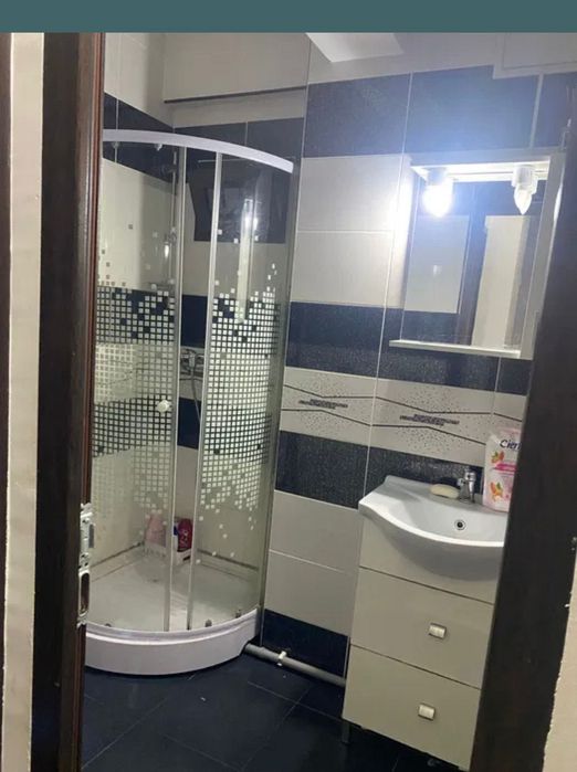 Închiriez apartament cu două camere
