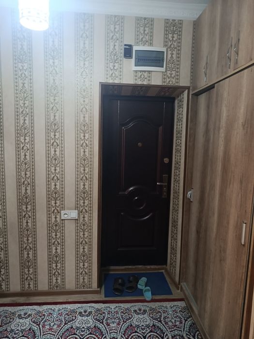 Дом сотилади Тош шахар Сергели туман 4 этажли дом 3 кават халати яхши