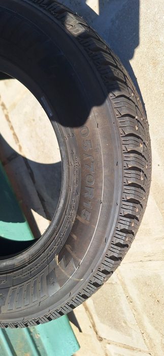 Продам 2 шины зимние шипованные