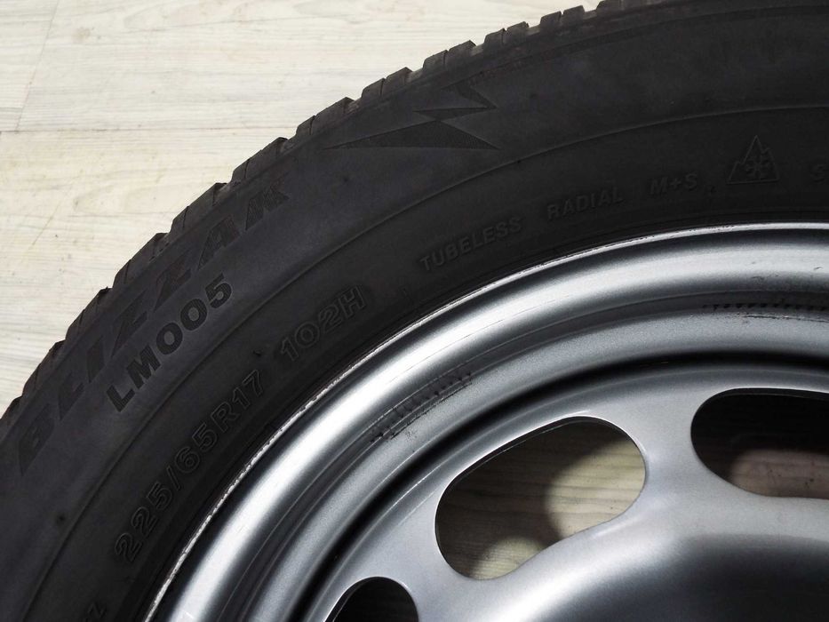 vand roata de rezerva 225/65/17 originala toyota rav4 pret 400lei