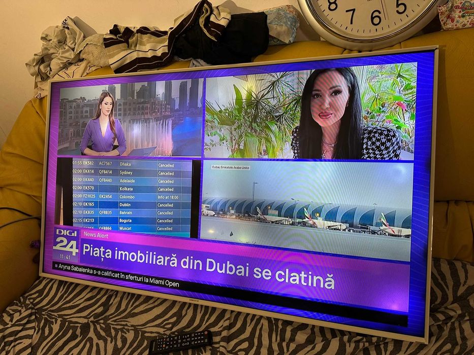 samsung 55 de culoare alb lucios fata mat spate lateral unghi inchis