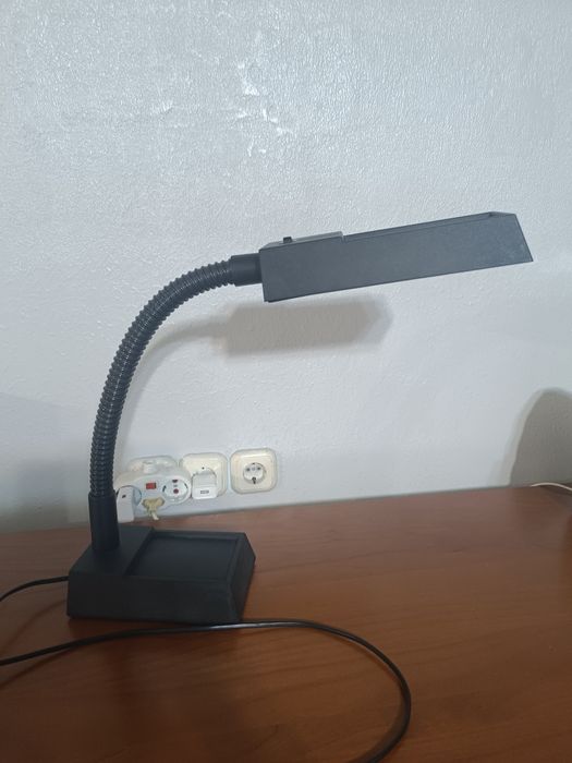 Настольная лампа