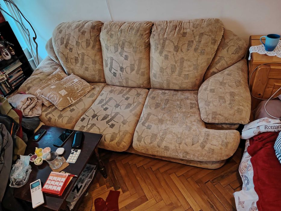 Подарявам два Дивана