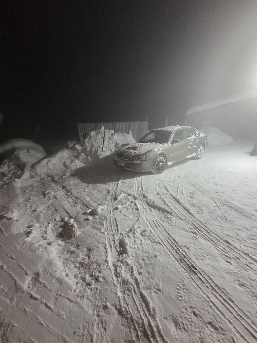 Продам субару легаси 2000 год.                                       .