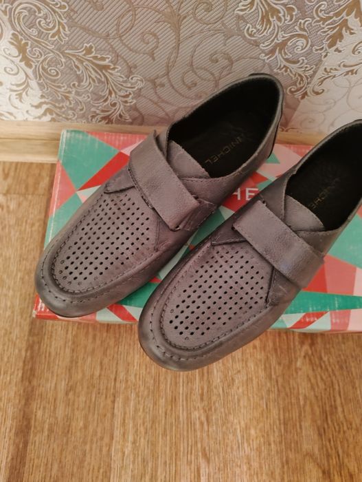 Продам туфли школьные