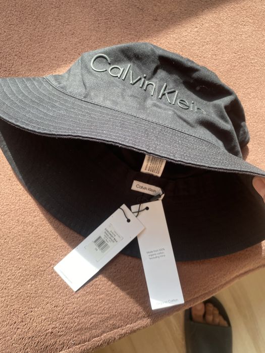 Шапка идиотка - Calvin Klein