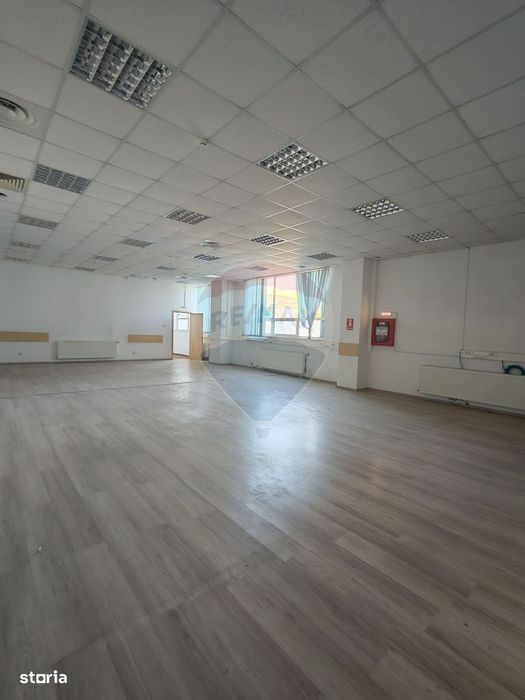 Spațiu de birouri de 2,100mp de închiriat