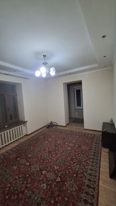 Шахар марказида Боллага Квартира Амир Темур хиёбони метро олдида!!!