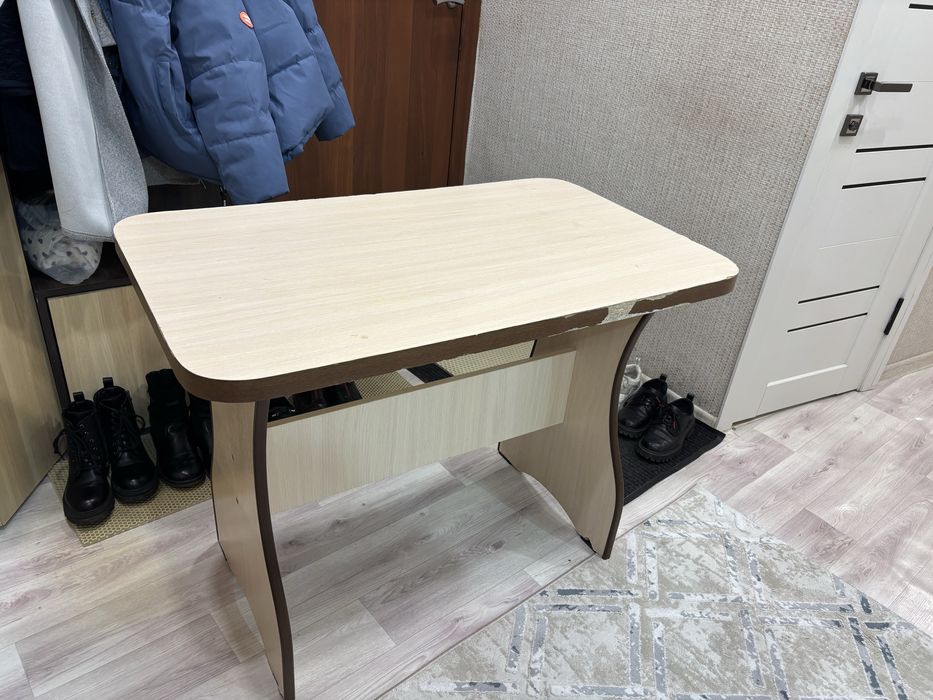 Продается Стол б/у