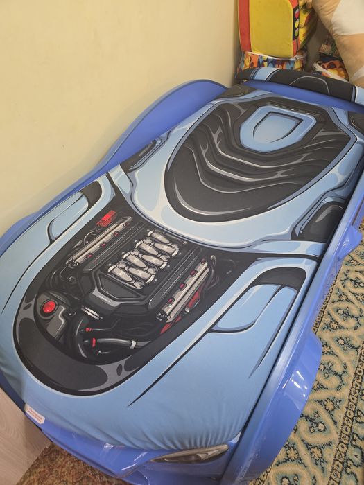 Кроватка-машинка