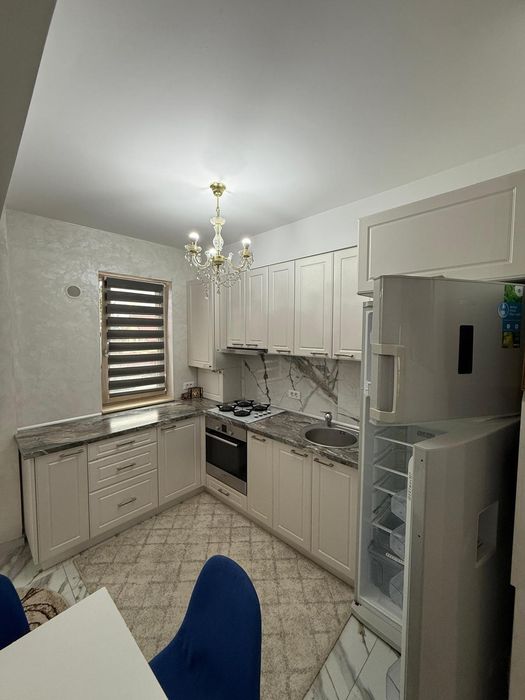 Vând apartament 3 camere Valea Lupului