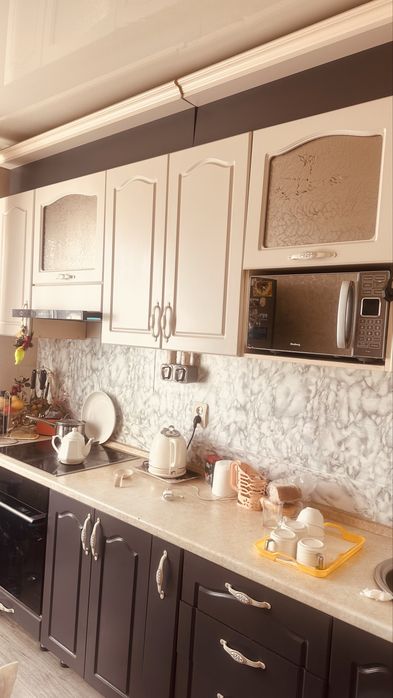 Продаю комплект кухонный гарнитур, сенсорная электро плита, духовка,