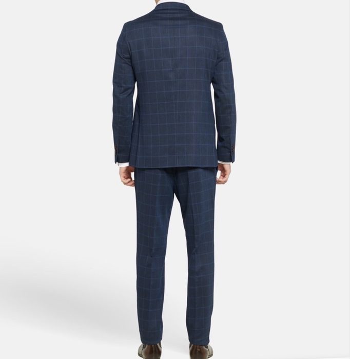 Чисто Нов мъжки Костюм Hilton