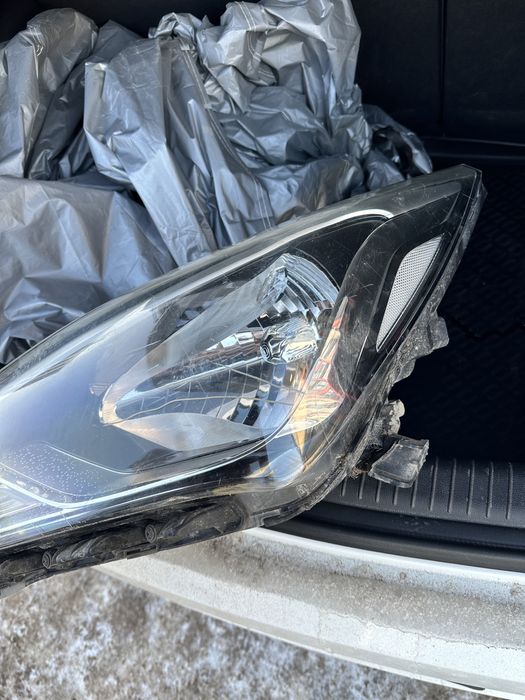 Фара правая на hyundai accent 2015