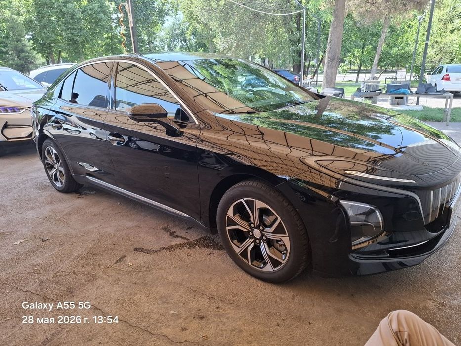 Продаётся Hongqi  mq5
