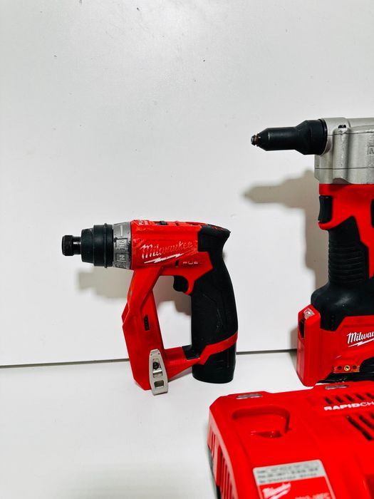 Kit Milwaukee autofiletanta M18 FDDX an 2021/masina pop-nituri M18 BPRT an 2022