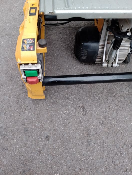 Комбиниран циркуляр Dewalt 2000вата