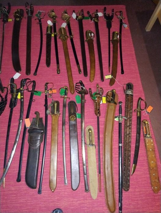 Săbii baionete armuri milităria medievale