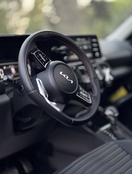 Kia sonen белый жемчук в отличном состоянии своя пробег 4000км