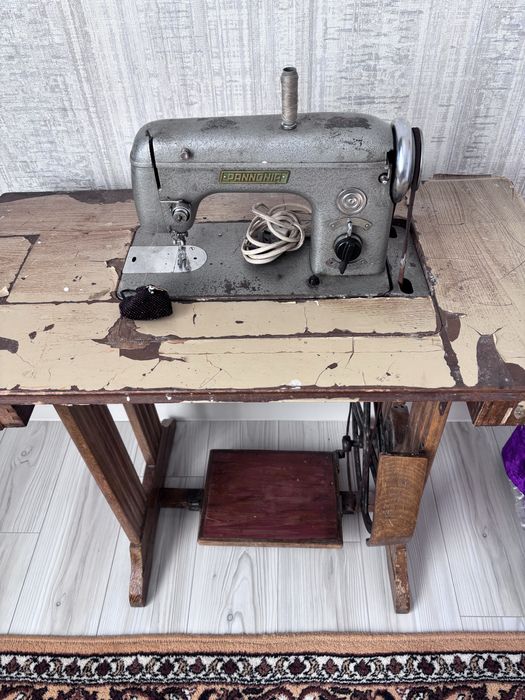 Швейная машина рабочая