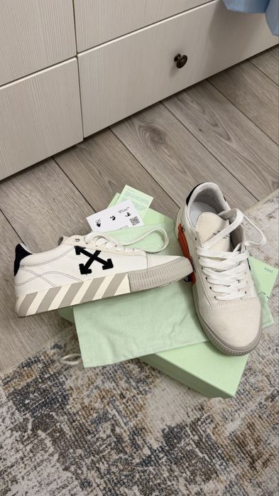 Off White Vulc Undercut