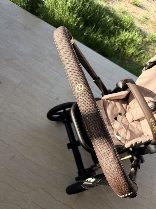 Cybex e-Priam Rose Gold + Cloud T i-Size + база / Almond Beige

Cybex e-Priam Rose Gold + Cloud T i-Size + база / Almond Beige