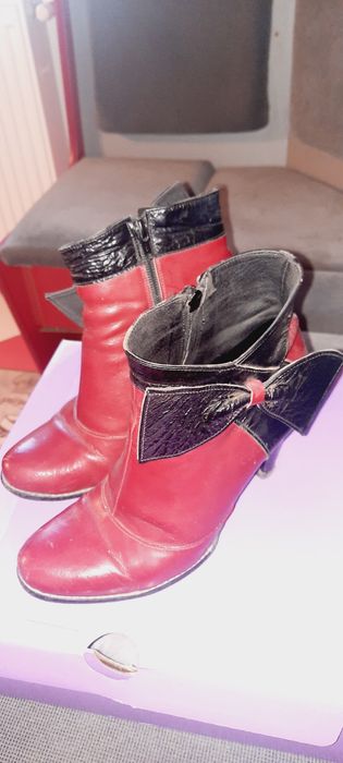 Vând botine moderne piele dama