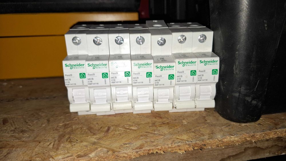 Sigurante automata schneider